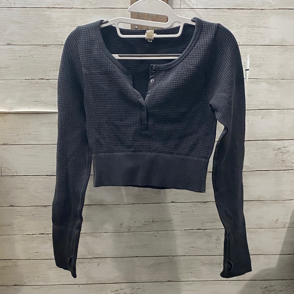 Offline by Aerie Charcoal Waffle Knit Athletic Long‎ Sleeve w/1/4 snap buttons